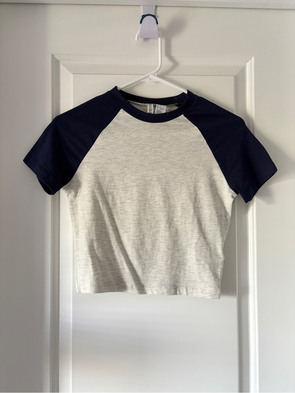 3/$22 H&M Classic Cropped Raglan Tee - Navy & Heather Gray